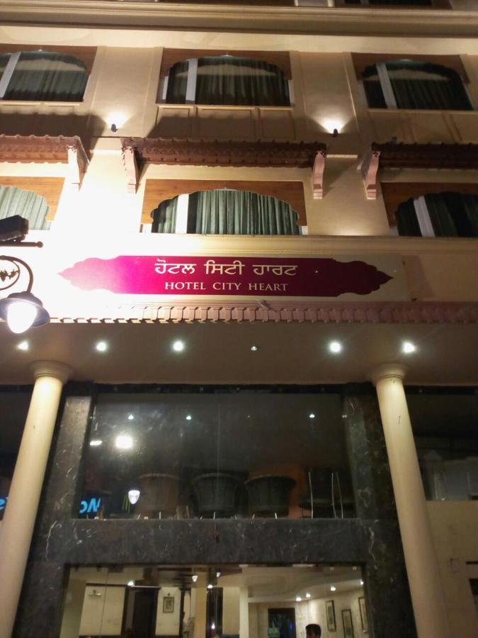 Hotel City Heart Amritsar Exterior photo